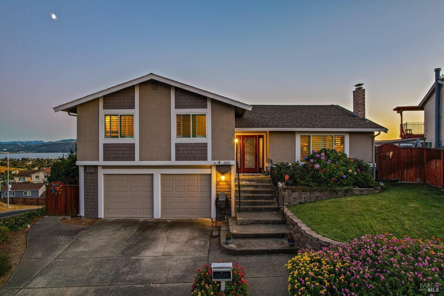 Property Photo:  300 Drake Court  CA 94510 