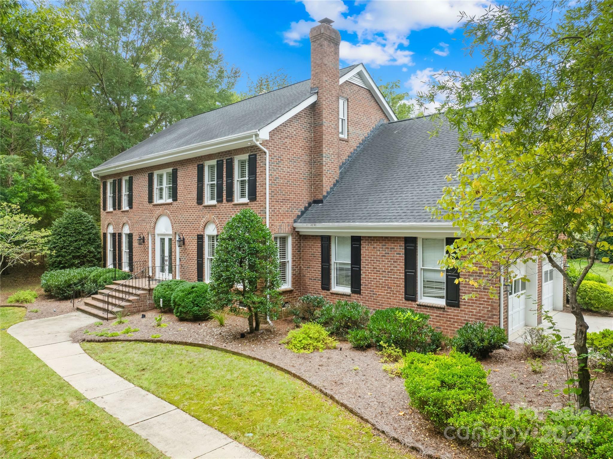 Property Photo:  4033 Quail View Road  NC 28226 