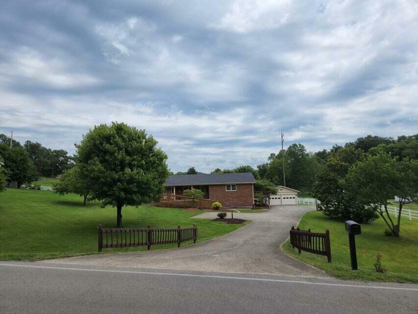 Property Photo:  425 South Dogwood Drive  KY 40403 