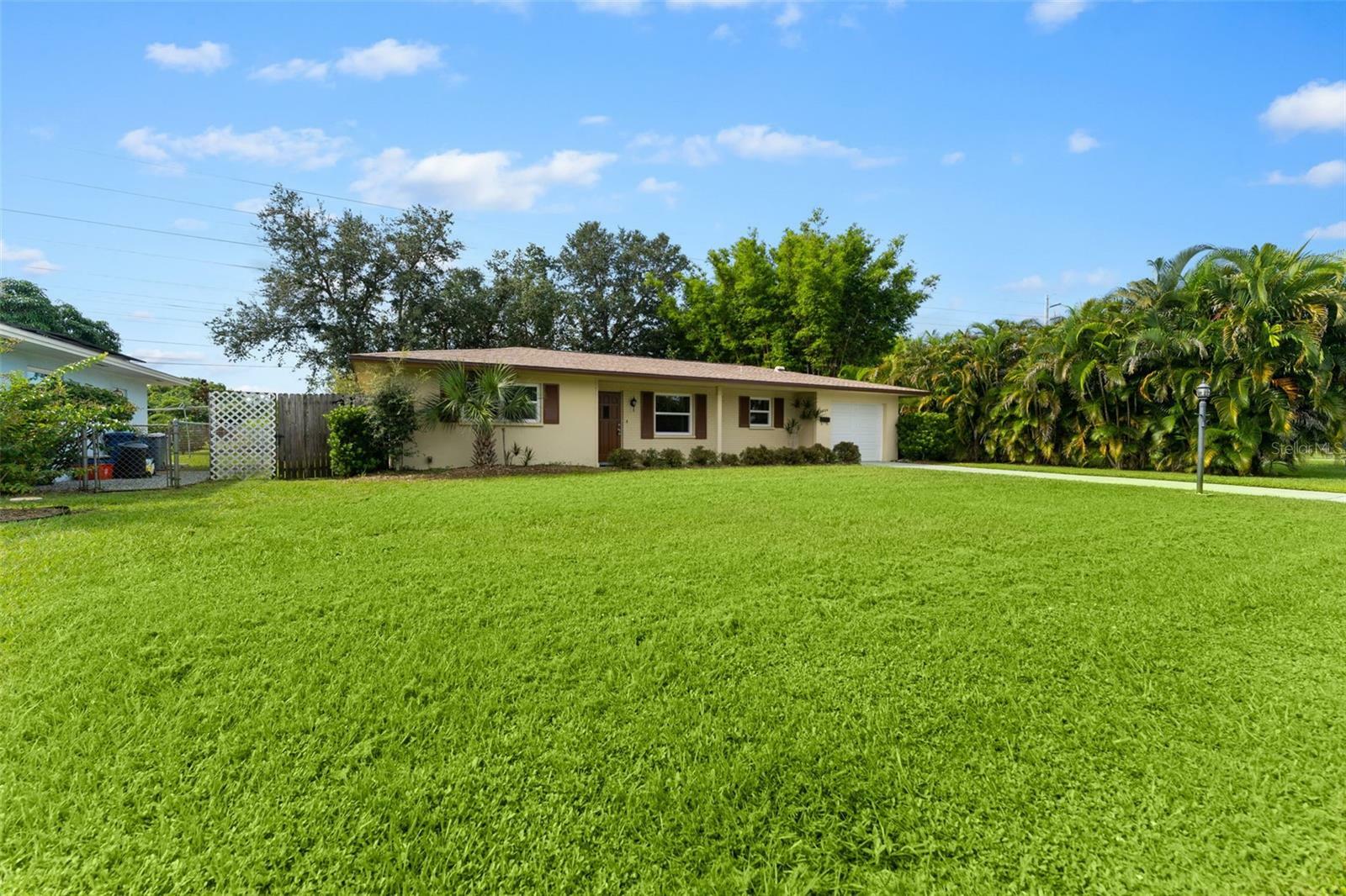 Property Photo:  3884 Melgert Lane  FL 34235 