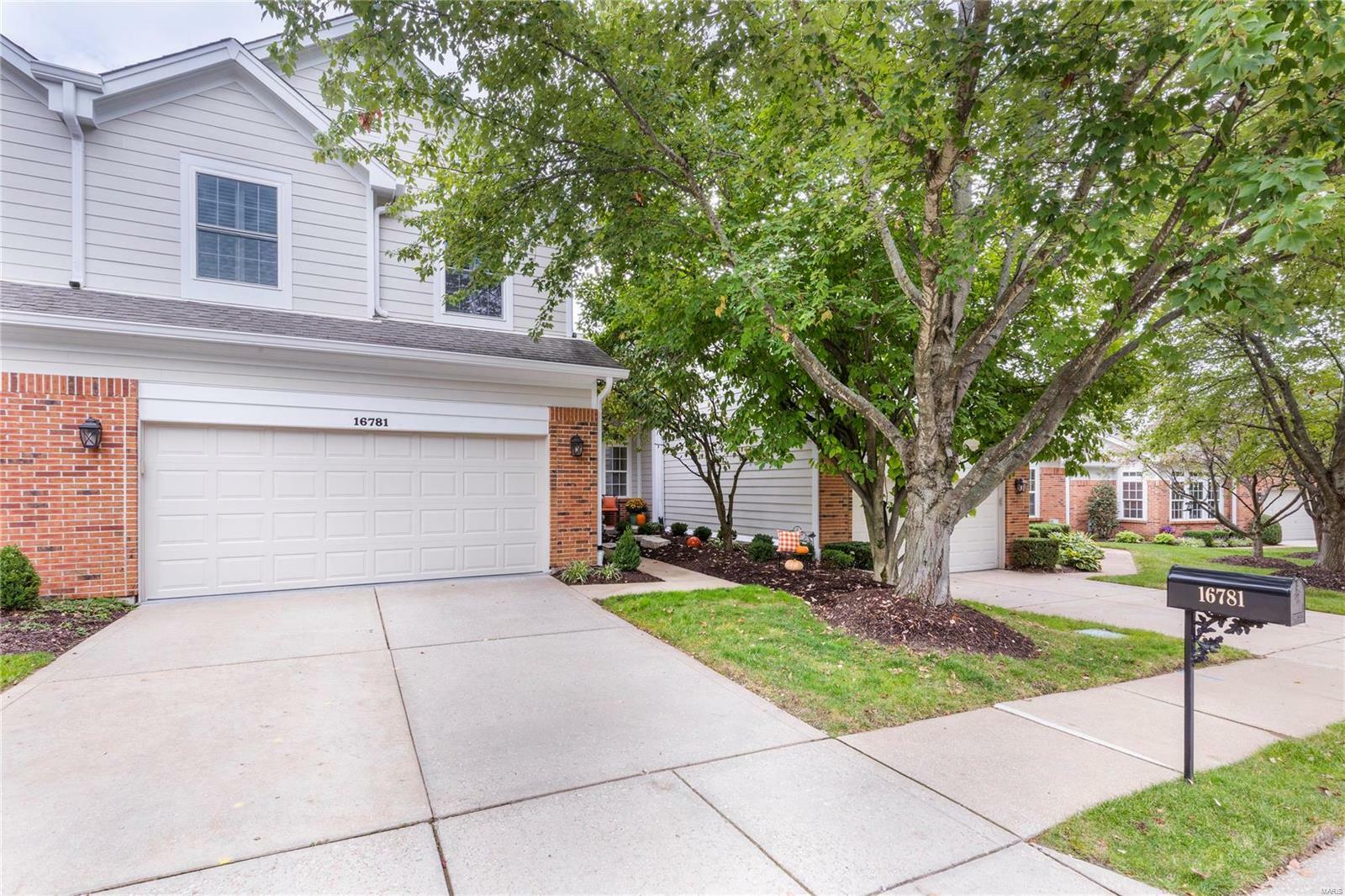 Property Photo:  16781 Chesterfield Bluffs Circle  MO 63005 