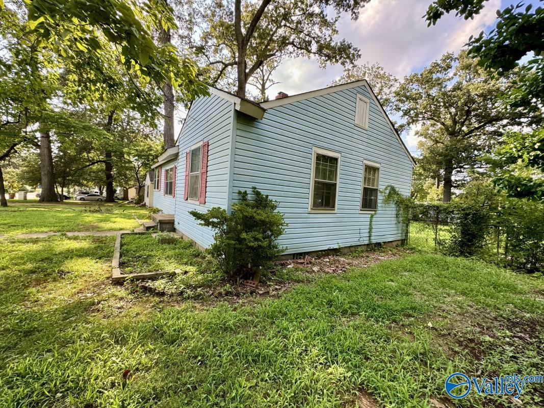 Property Photo:  1616 Enolam Blvd SE  AL 35601 