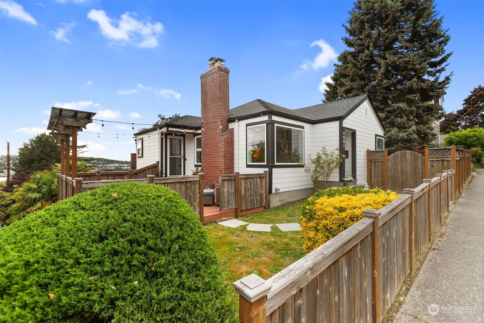 Property Photo:  4001 2nd Avenue NW  WA 98107 