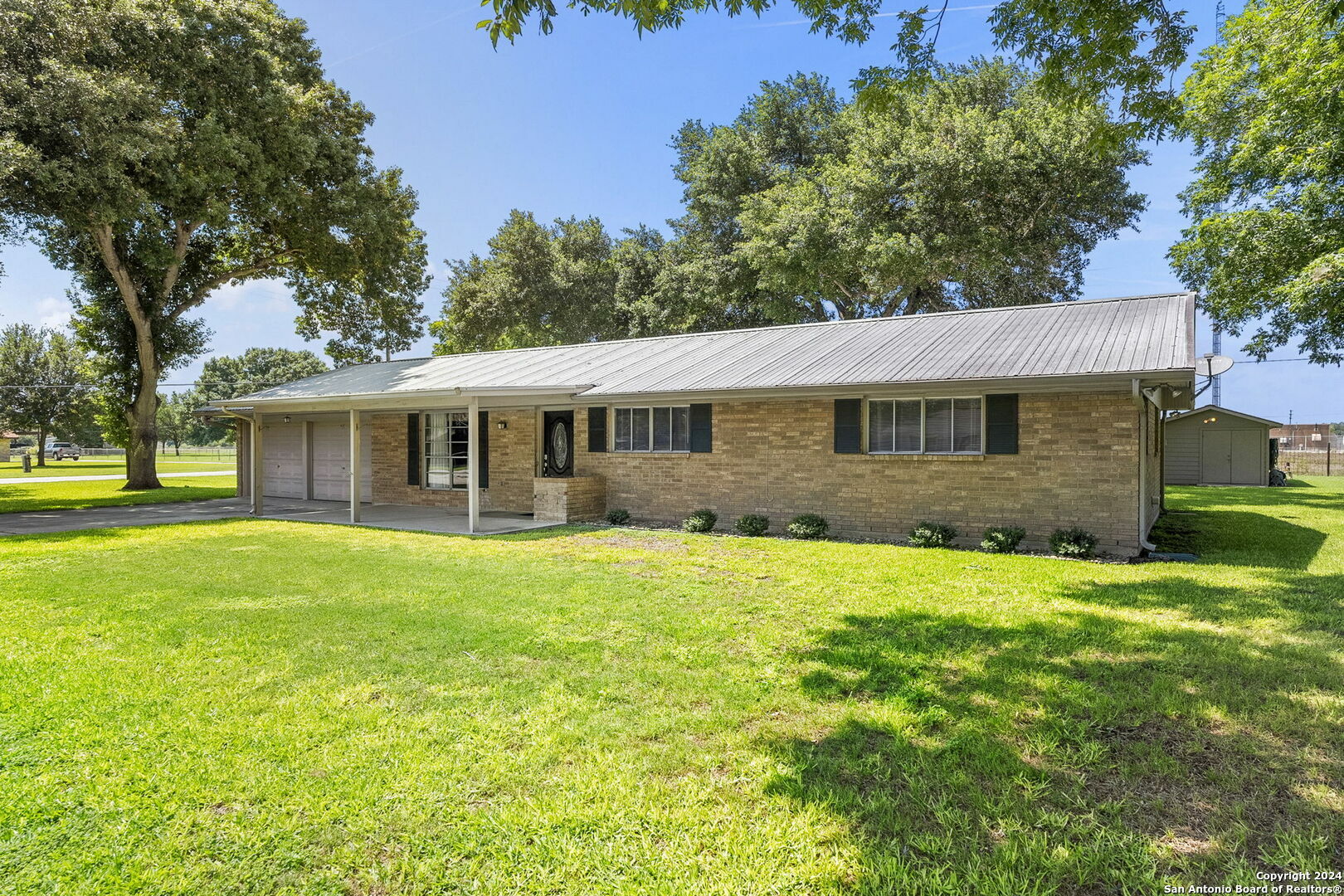 Property Photo:  1750 Westview Dr.  TX 78155 