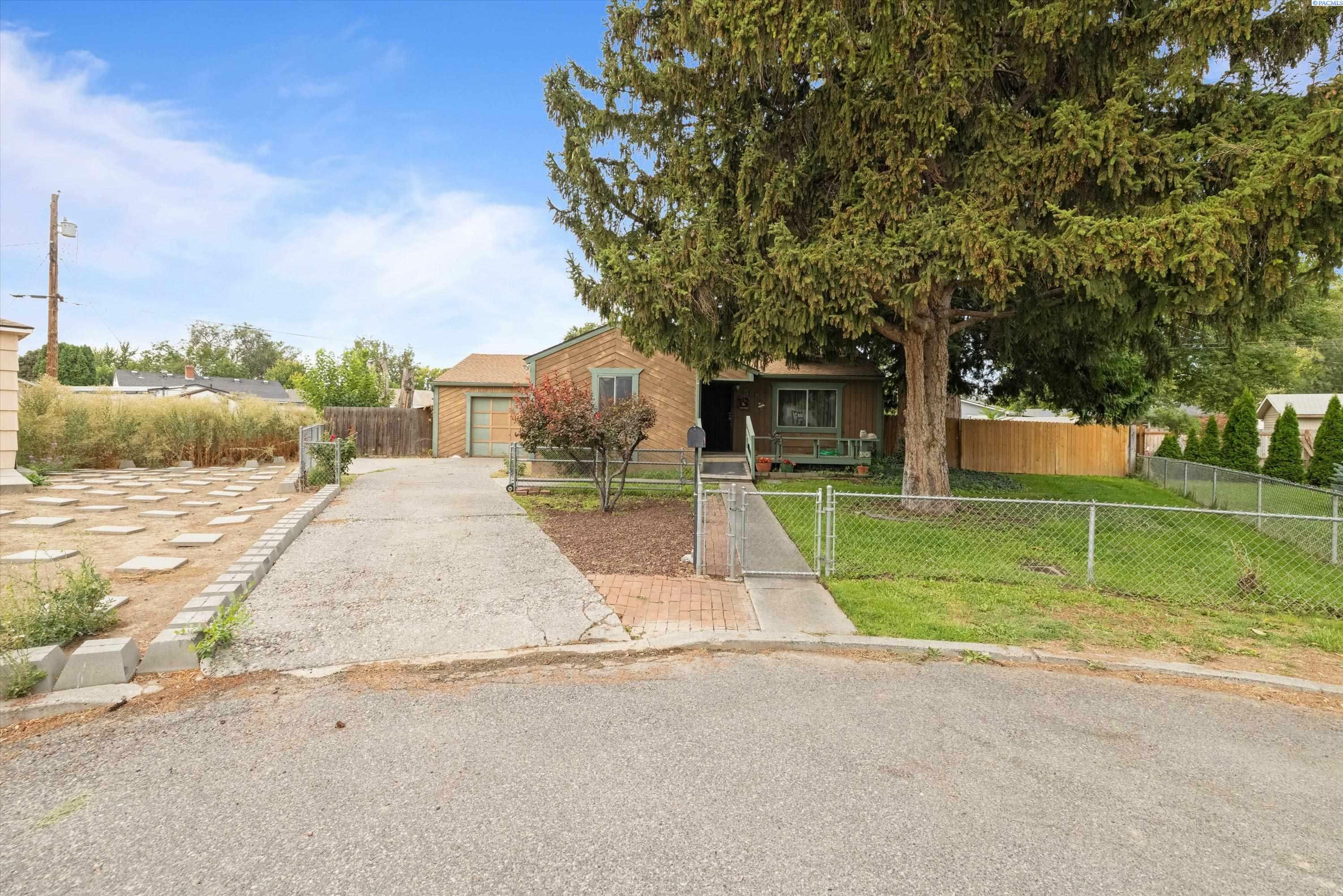 Property Photo:  506 S Zillah St  WA 99336 