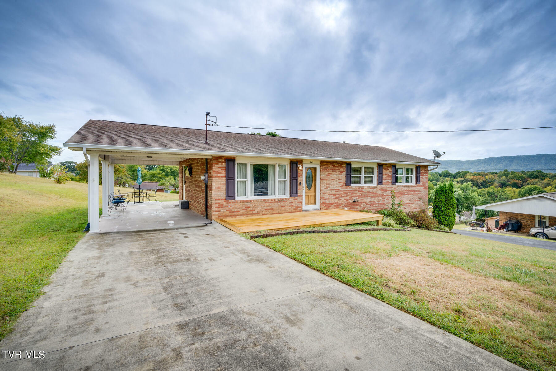 Property Photo:  210 Kay Avenue  TN 37642 