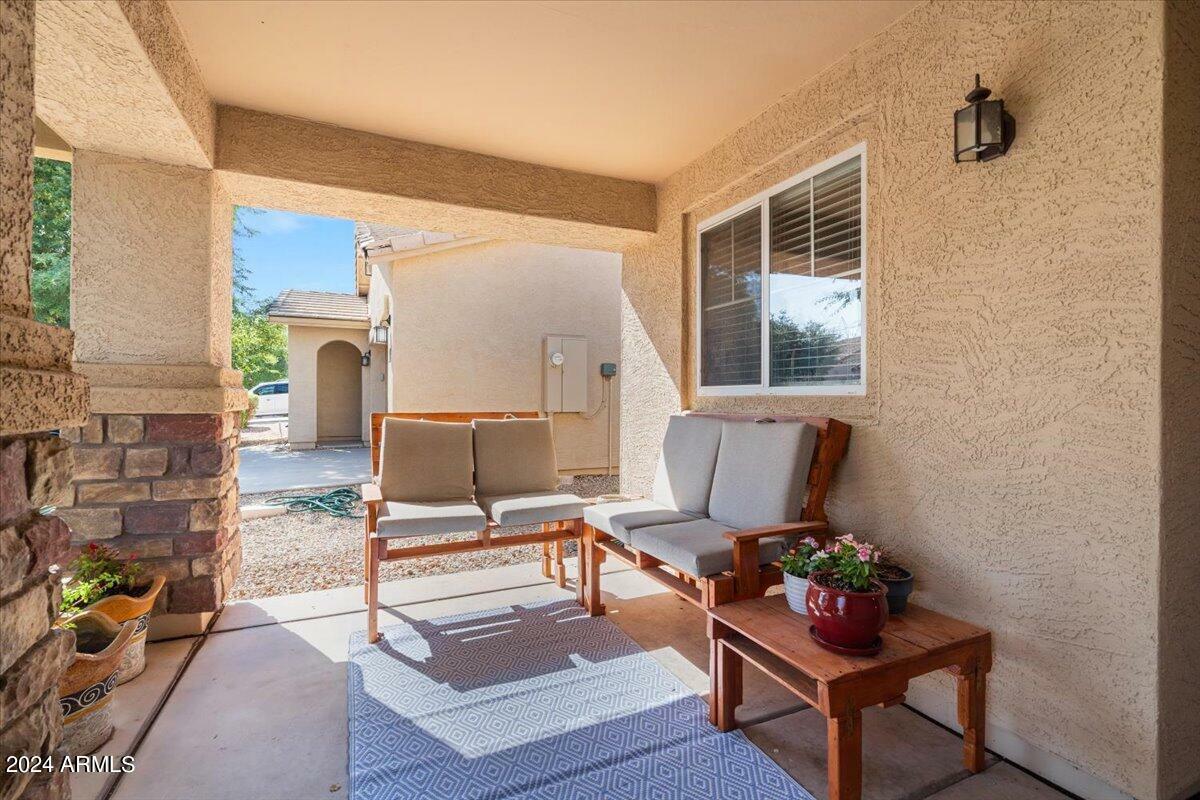 Property Photo: 1448 E Poncho Lane AZ 85143