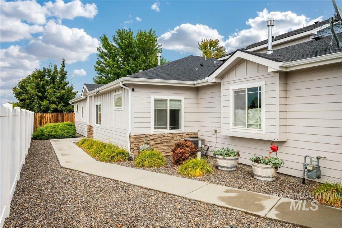 Property Photo:  2164 W Pine Ave.  ID 83642 