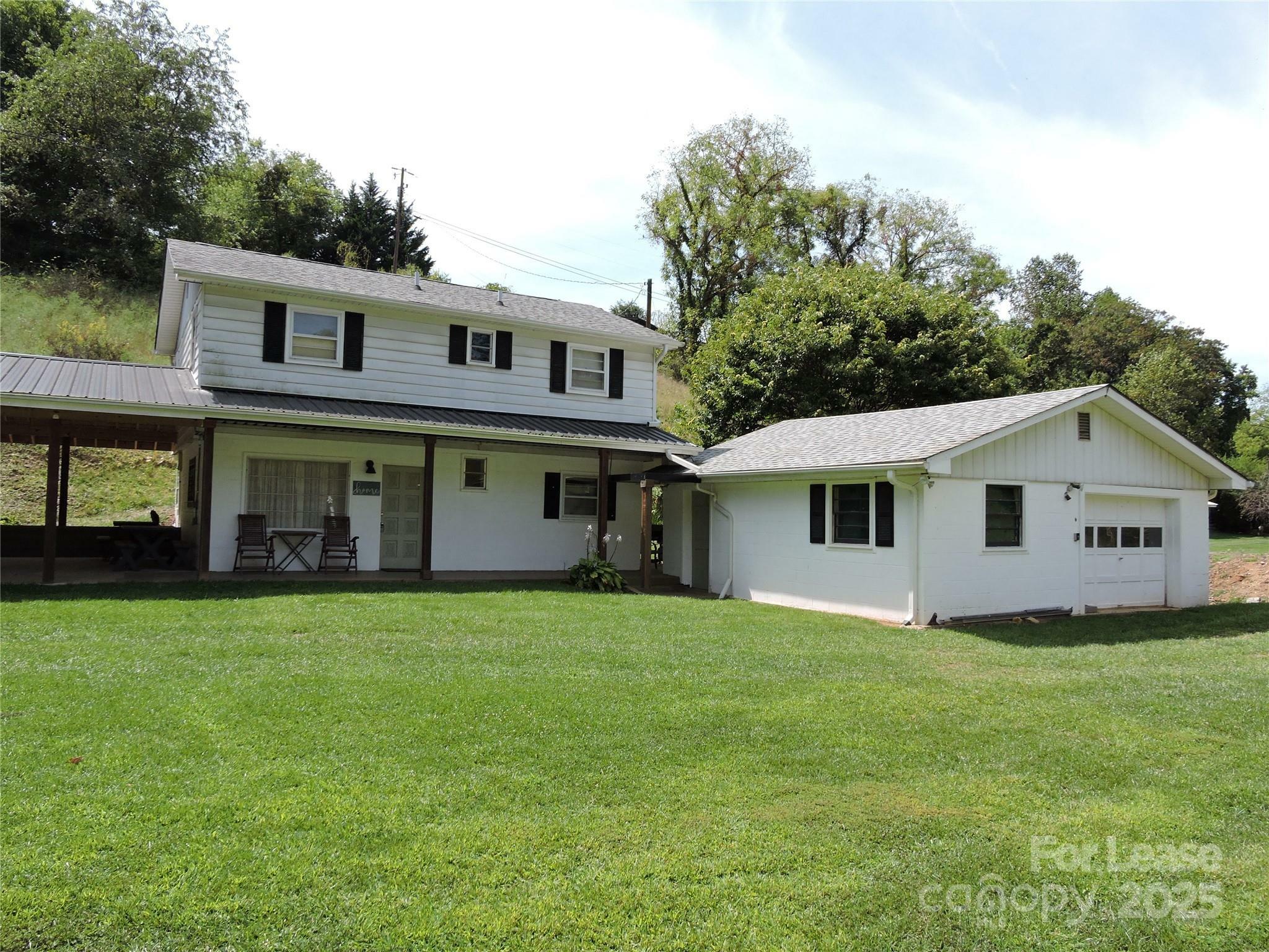 Property Photo: 470 Old US 19 23 Highway NC 28715