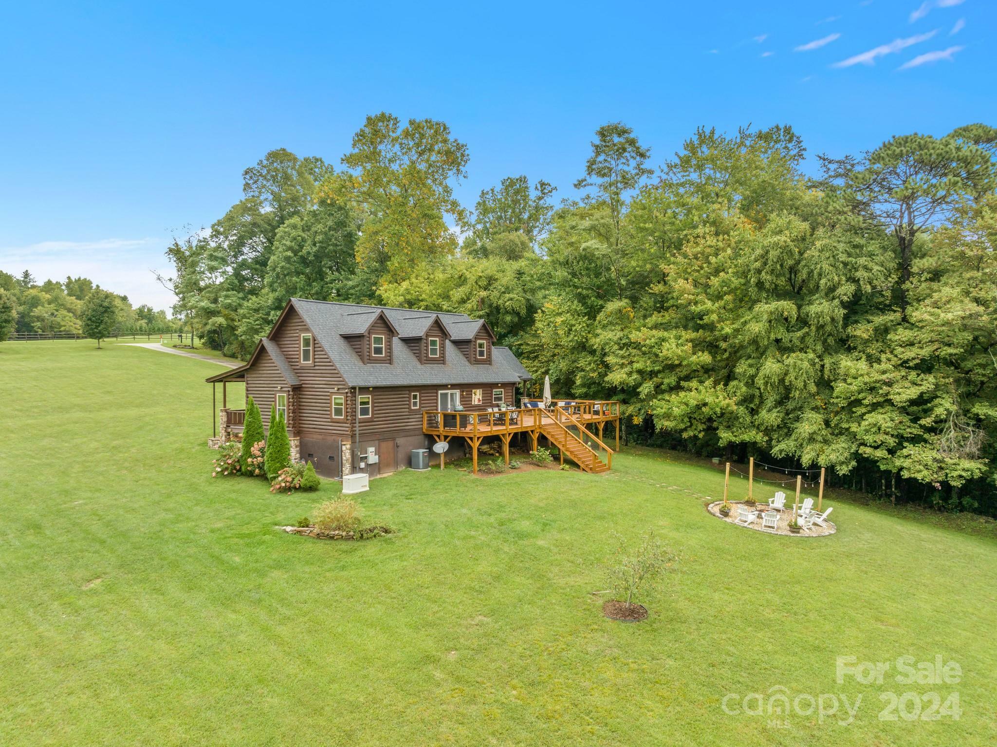 Property Photo:  185 Grand Oaks Drive  NC 28792 