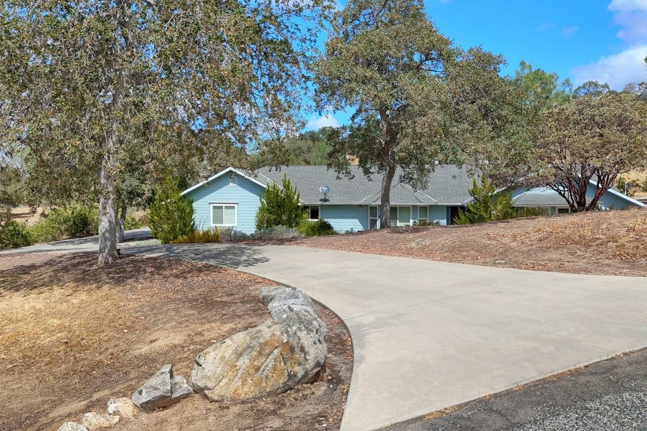 Property Photo:  43443 Running Deer Drive  CA 93614 