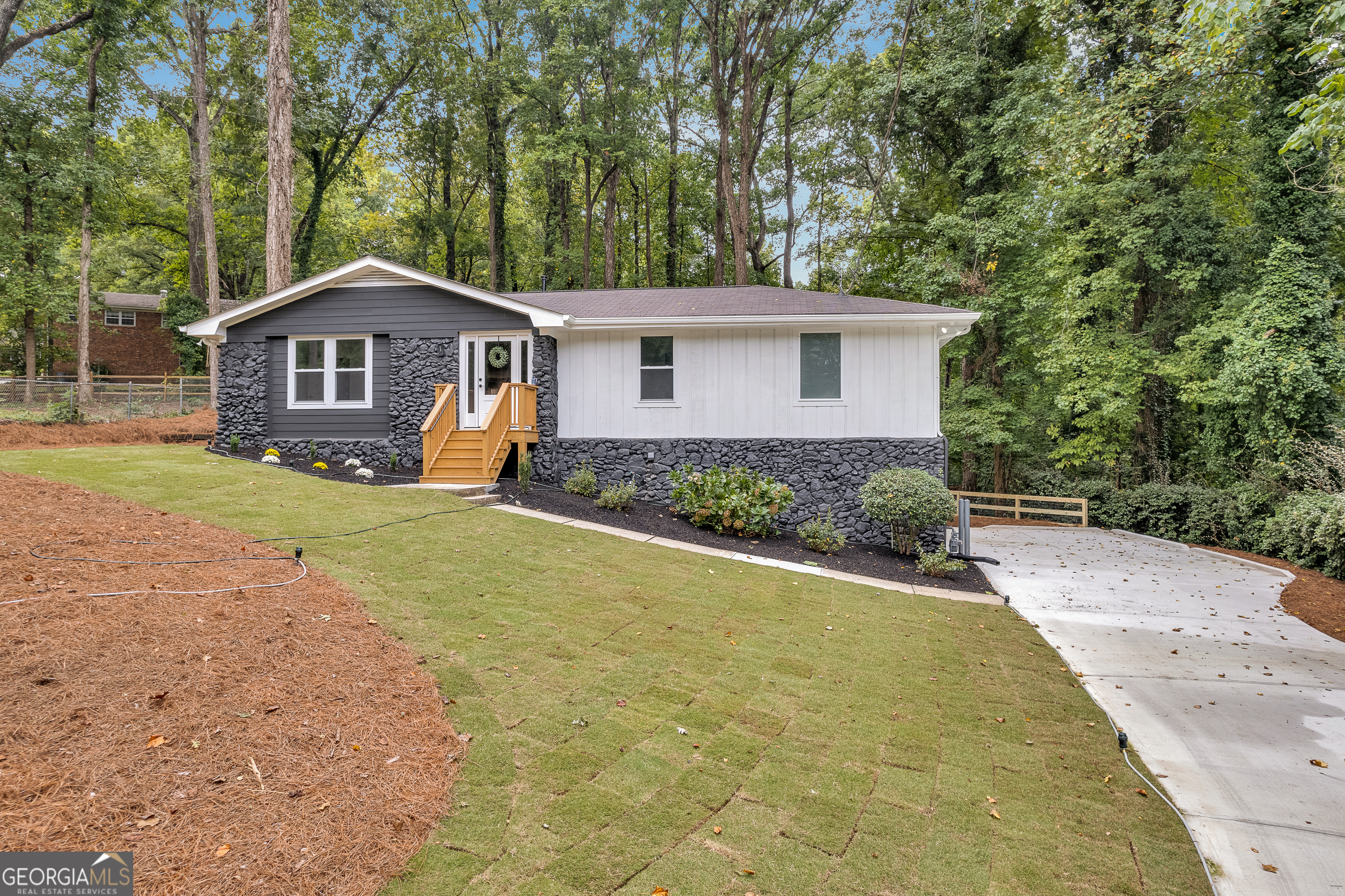 2231 Deep Creek Drive  Marietta GA 30068 photo