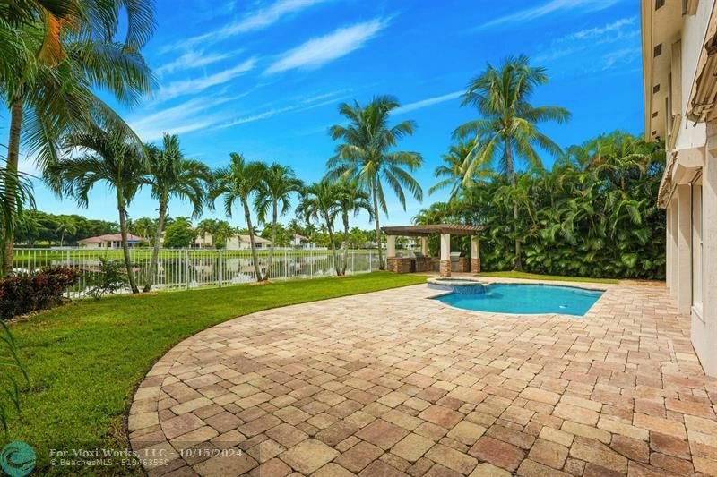 1642 Victoria Pointe Cir  Weston FL 33327 photo