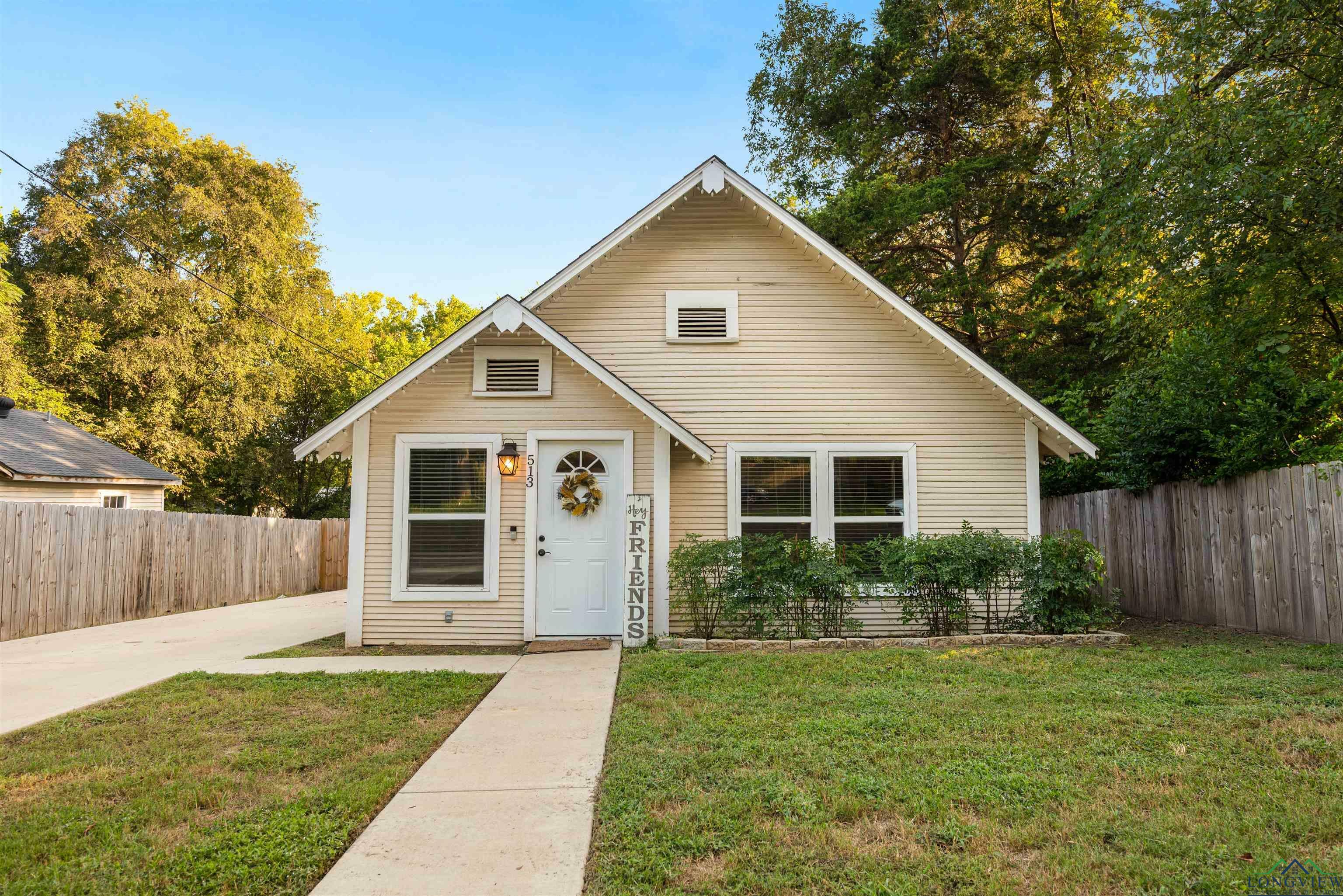 Property Photo:  513 Clark St  TX 75644 