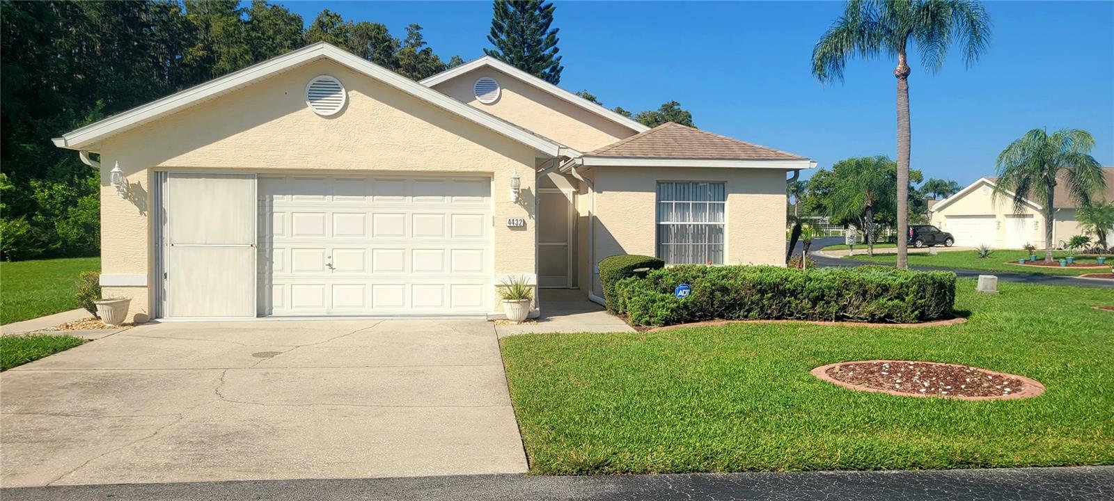 Property Photo: 4432 Whitton Way FL 34653