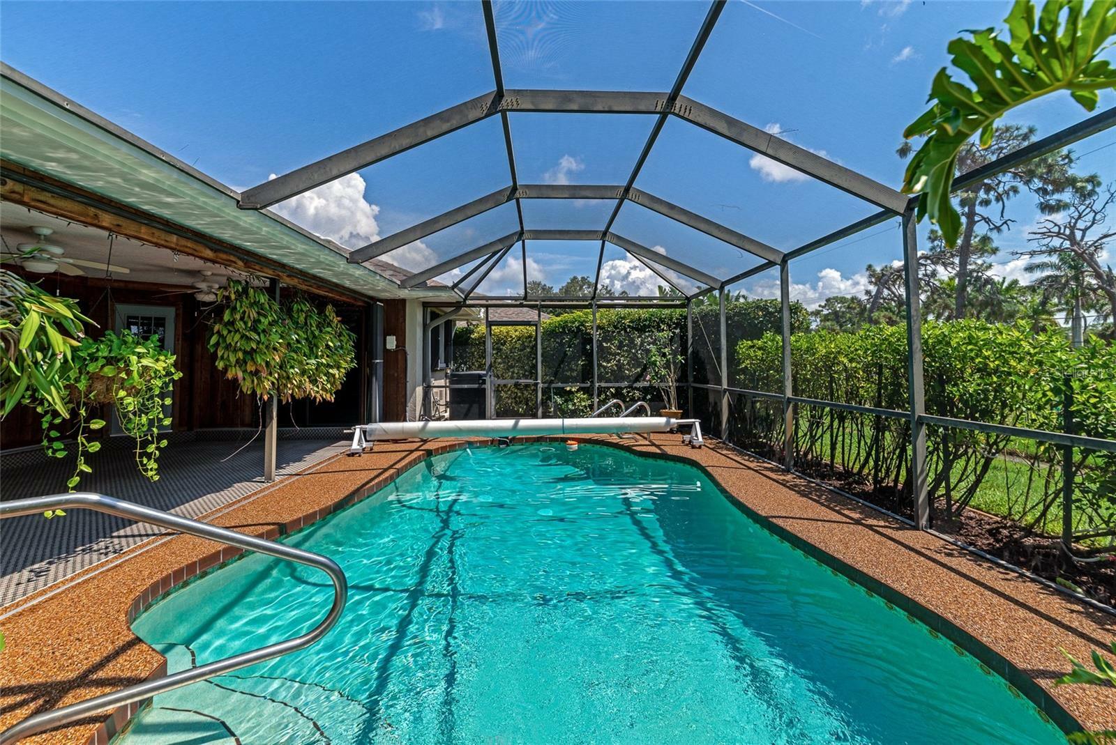 Property Photo:  225 Brighton Court  FL 34223 