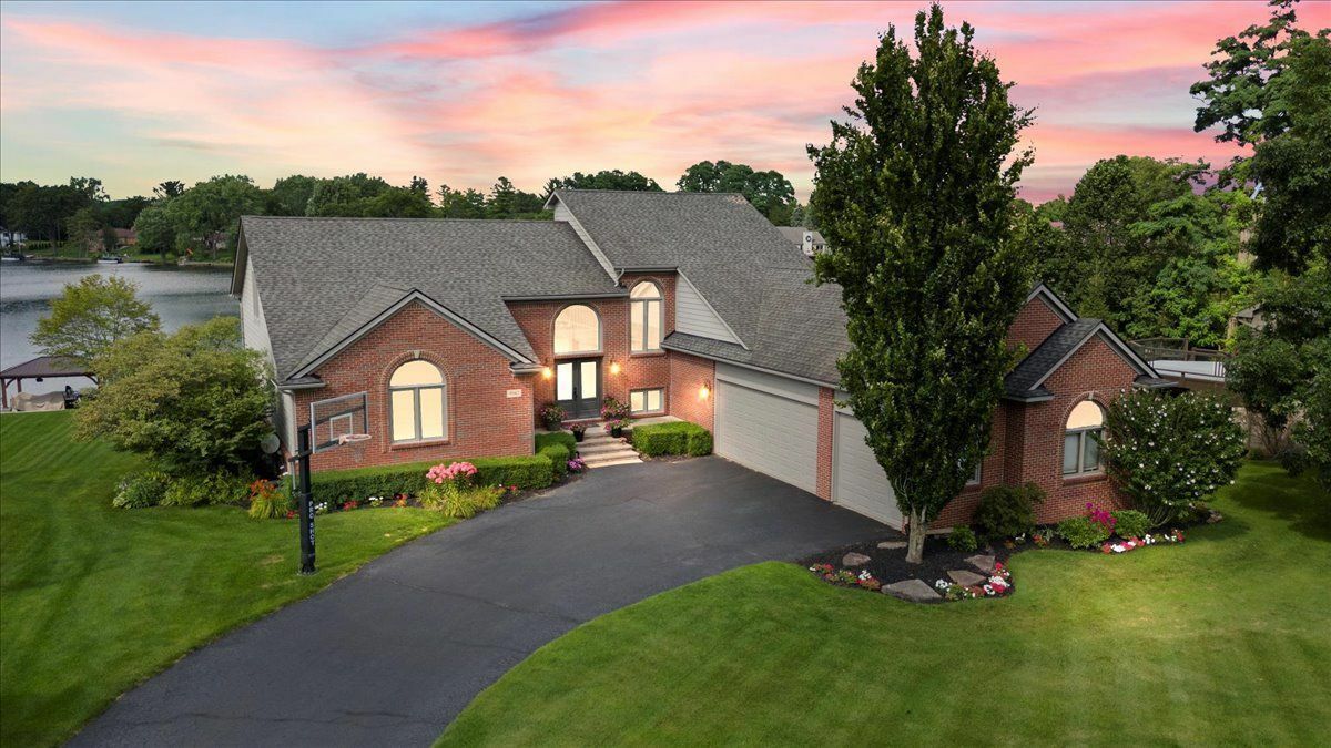 Property Photo:  9042 Softwater Woods Drive  MI 48348 4262 