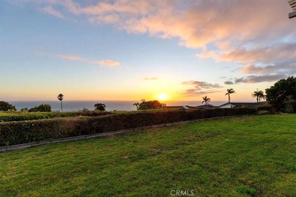 Property Photo: 30137 Avenida De Calma CA 90275