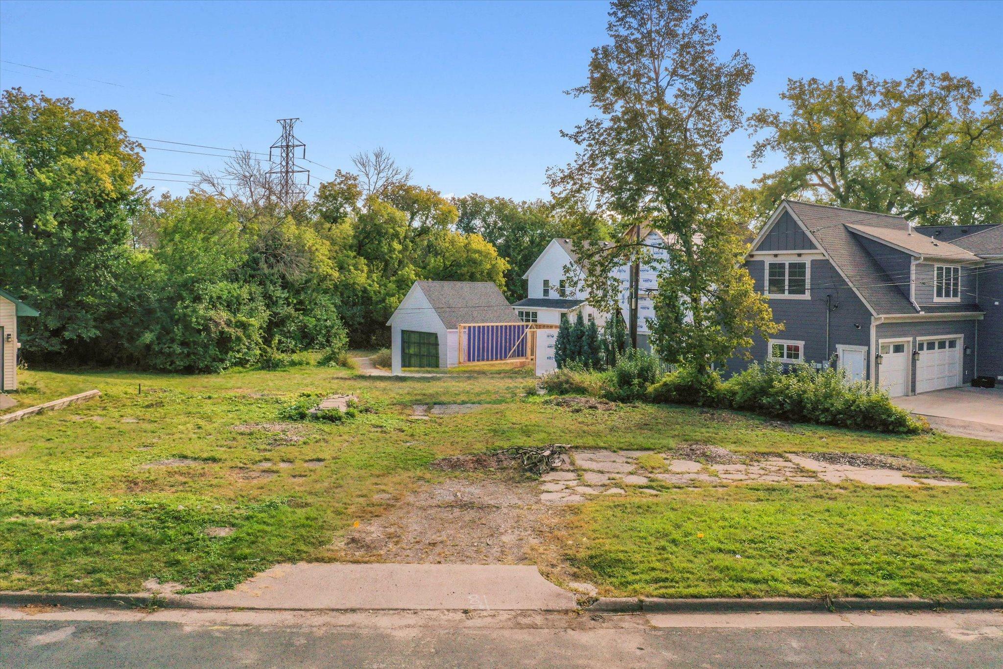 Property Photo:  37 Newton Avenue S  MN 55405 