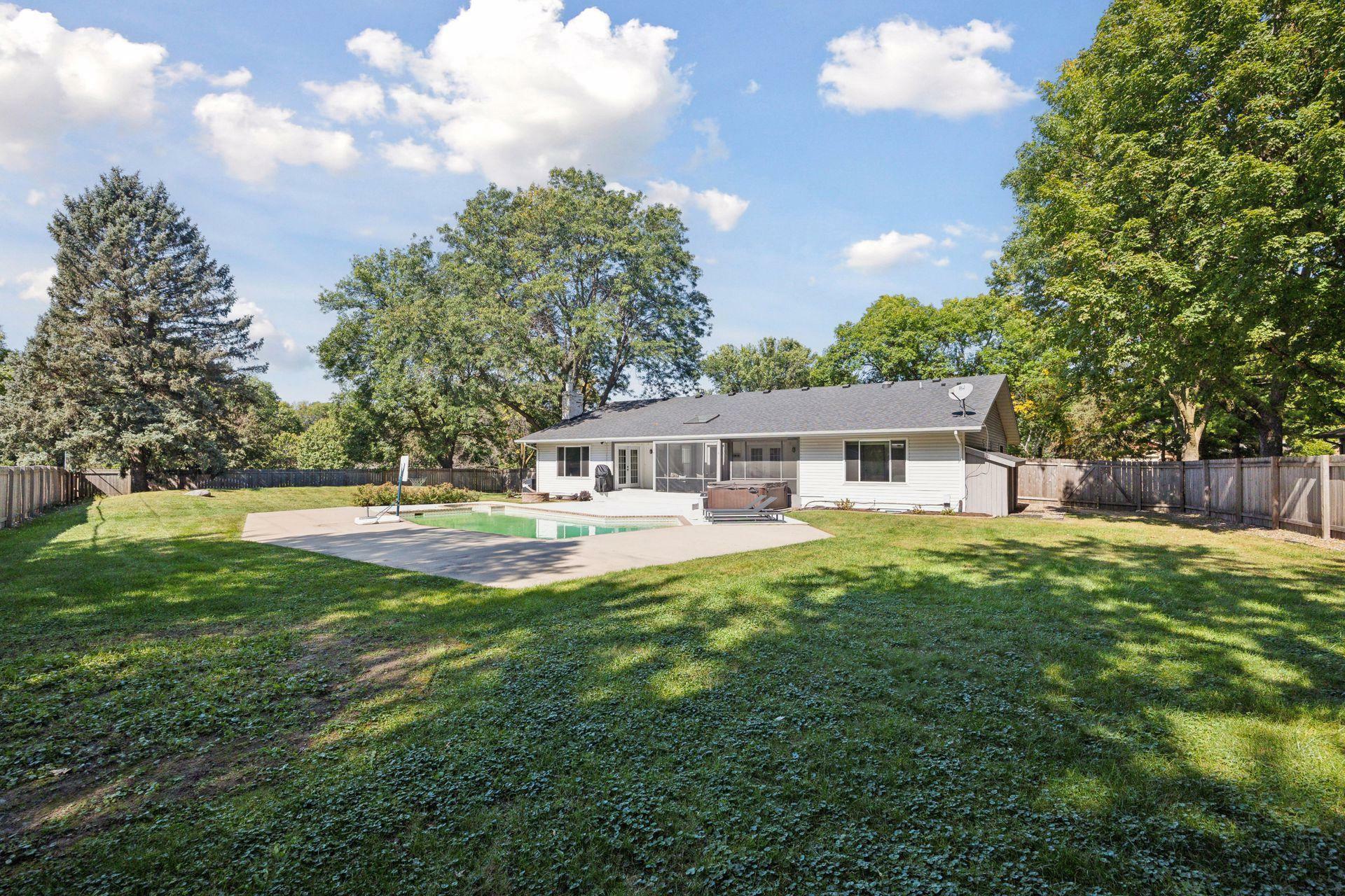 Property Photo:  2610 Holly Lane N  MN 55447 