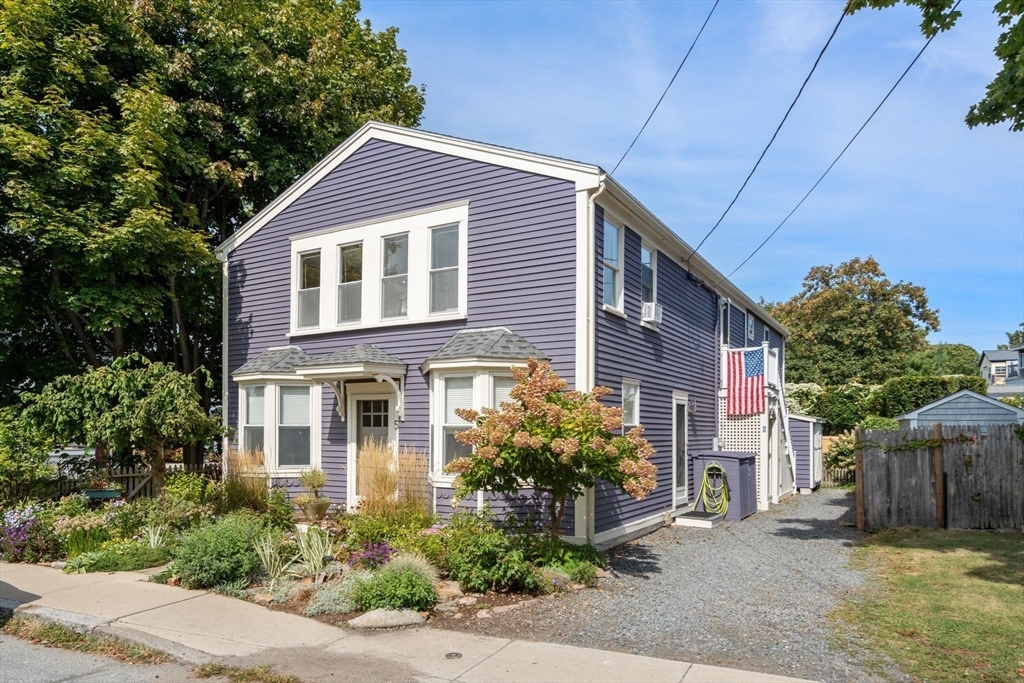 Property Photo:  5 Rocky Neck Ave  MA 01930 