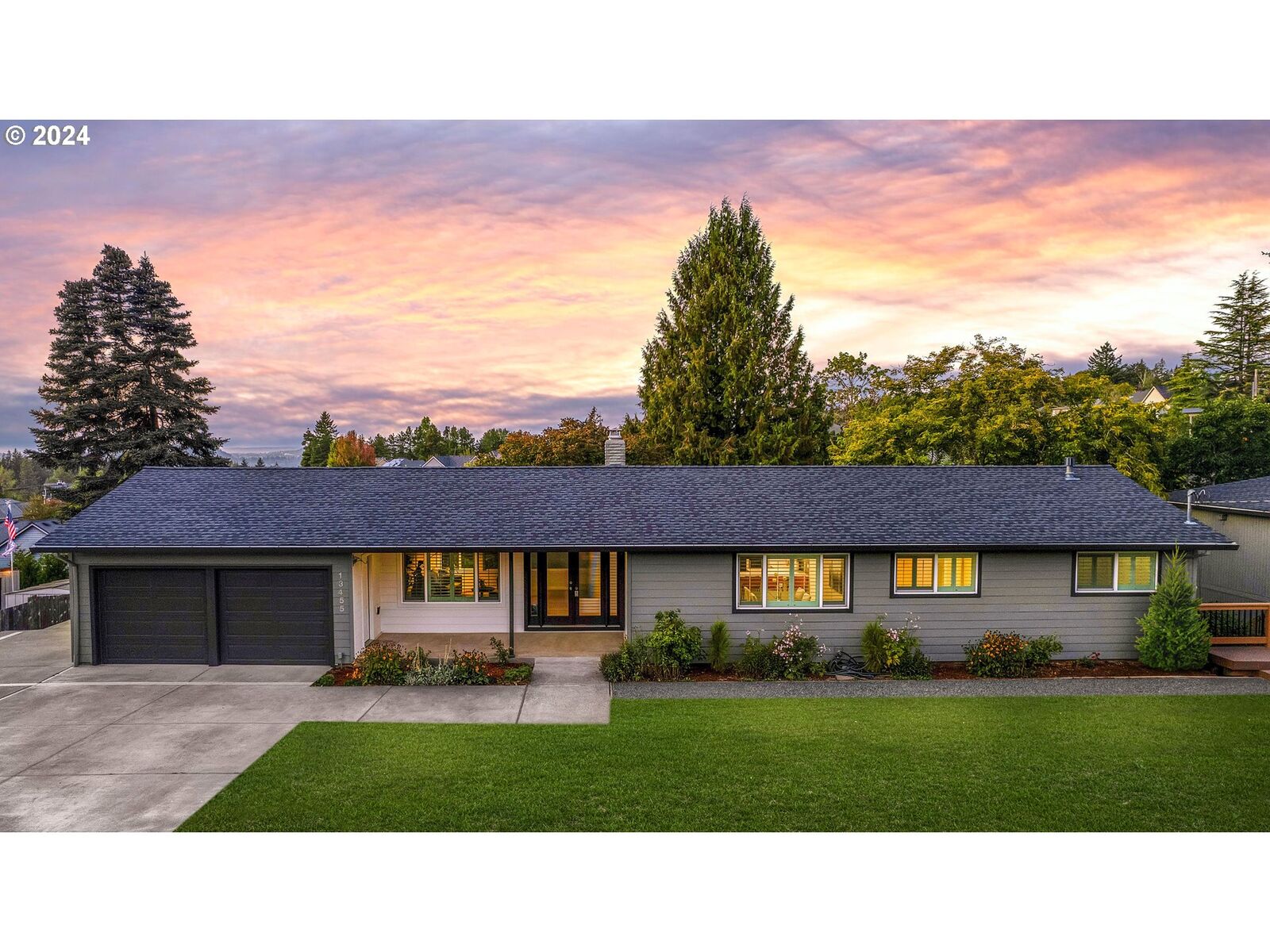 Property Photo:  13455 SE Lucille St  OR 97086 