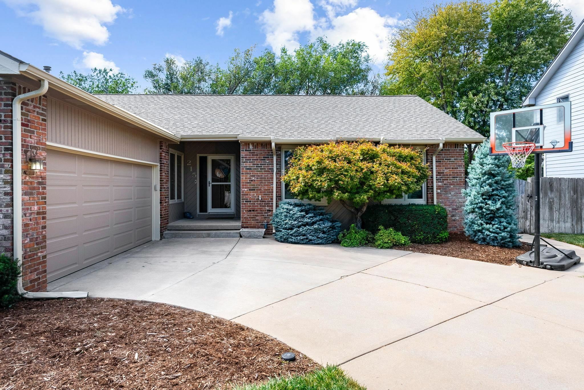 Property Photo:  215 N Woodchuck Ln  KS 67212 