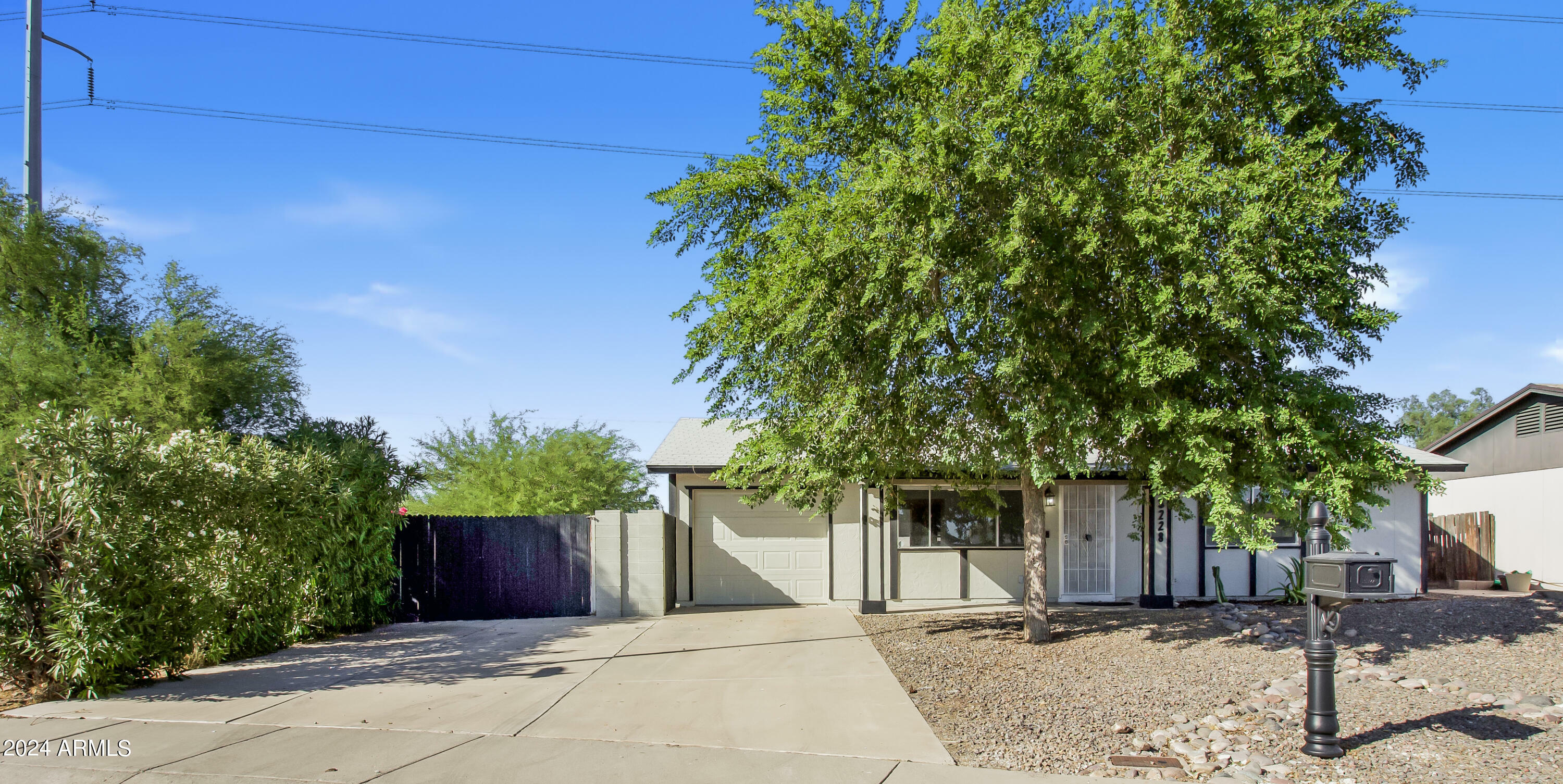 Property Photo:  3228 W Villa Theresa Drive  AZ 85053 