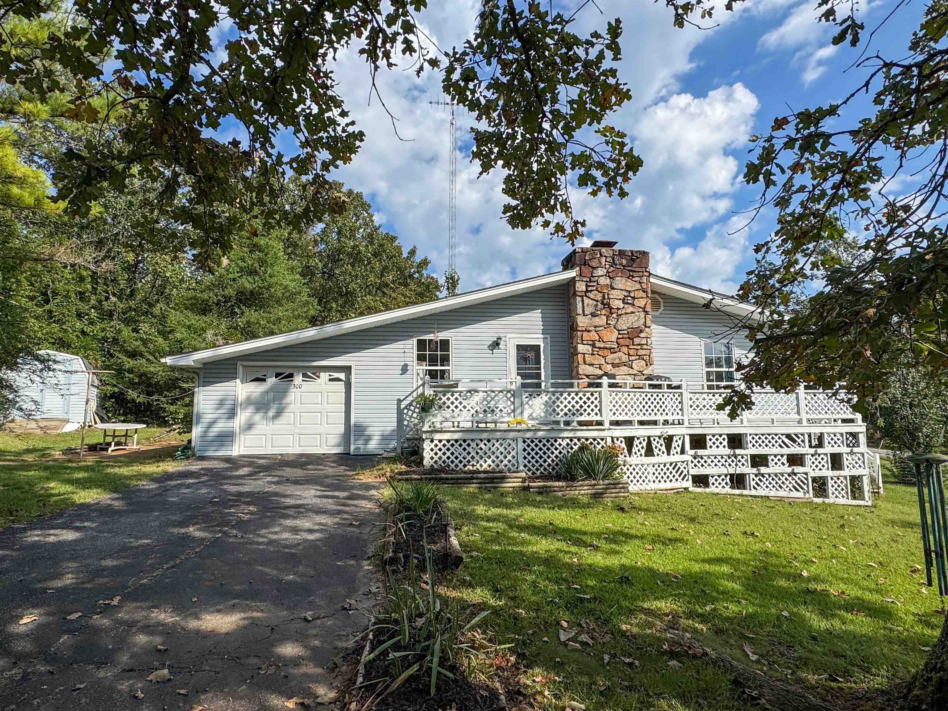 Property Photo: 300 Fairway Dr AR 72512