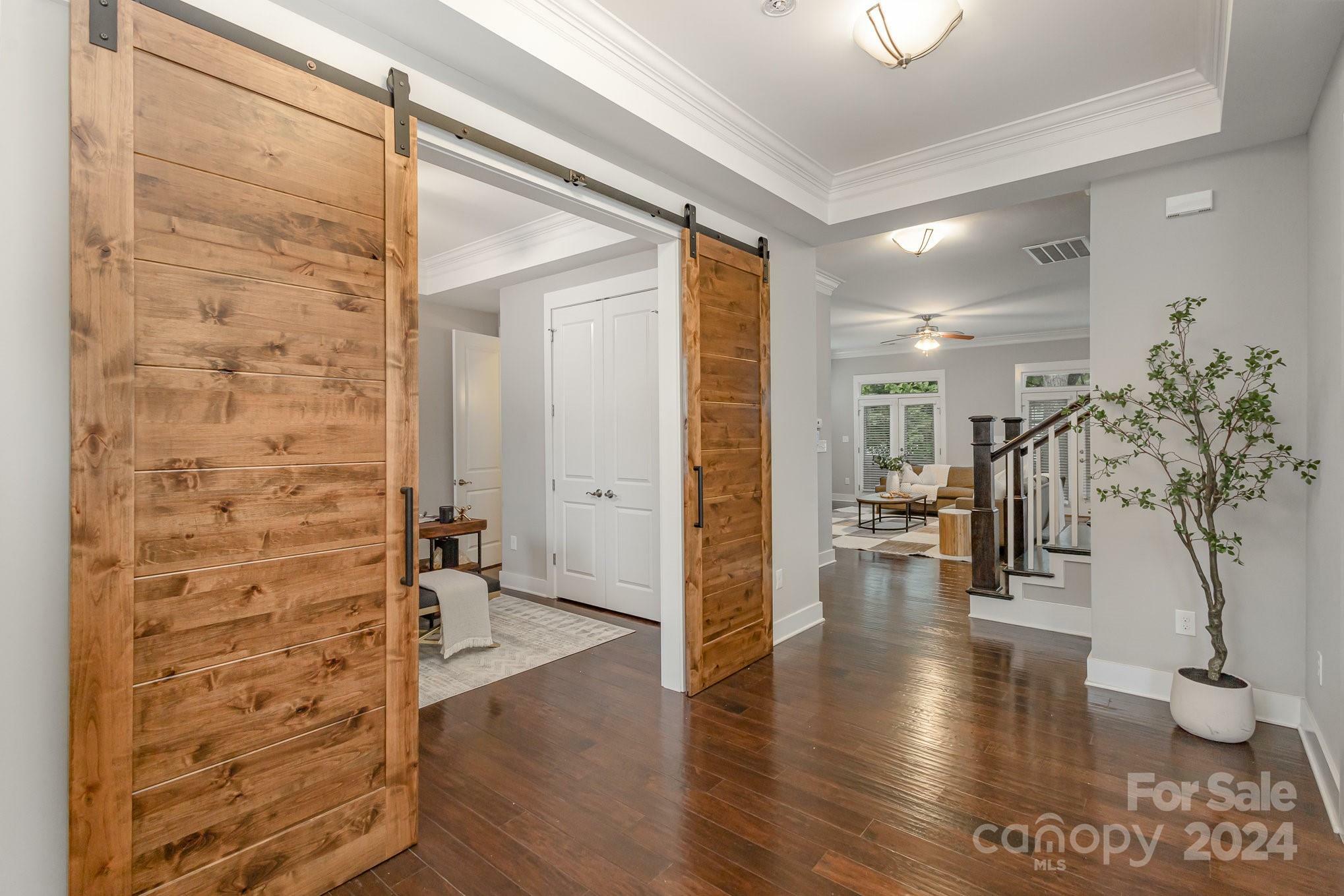 Property Photo:  612 Baldwin Avenue  NC 28204 