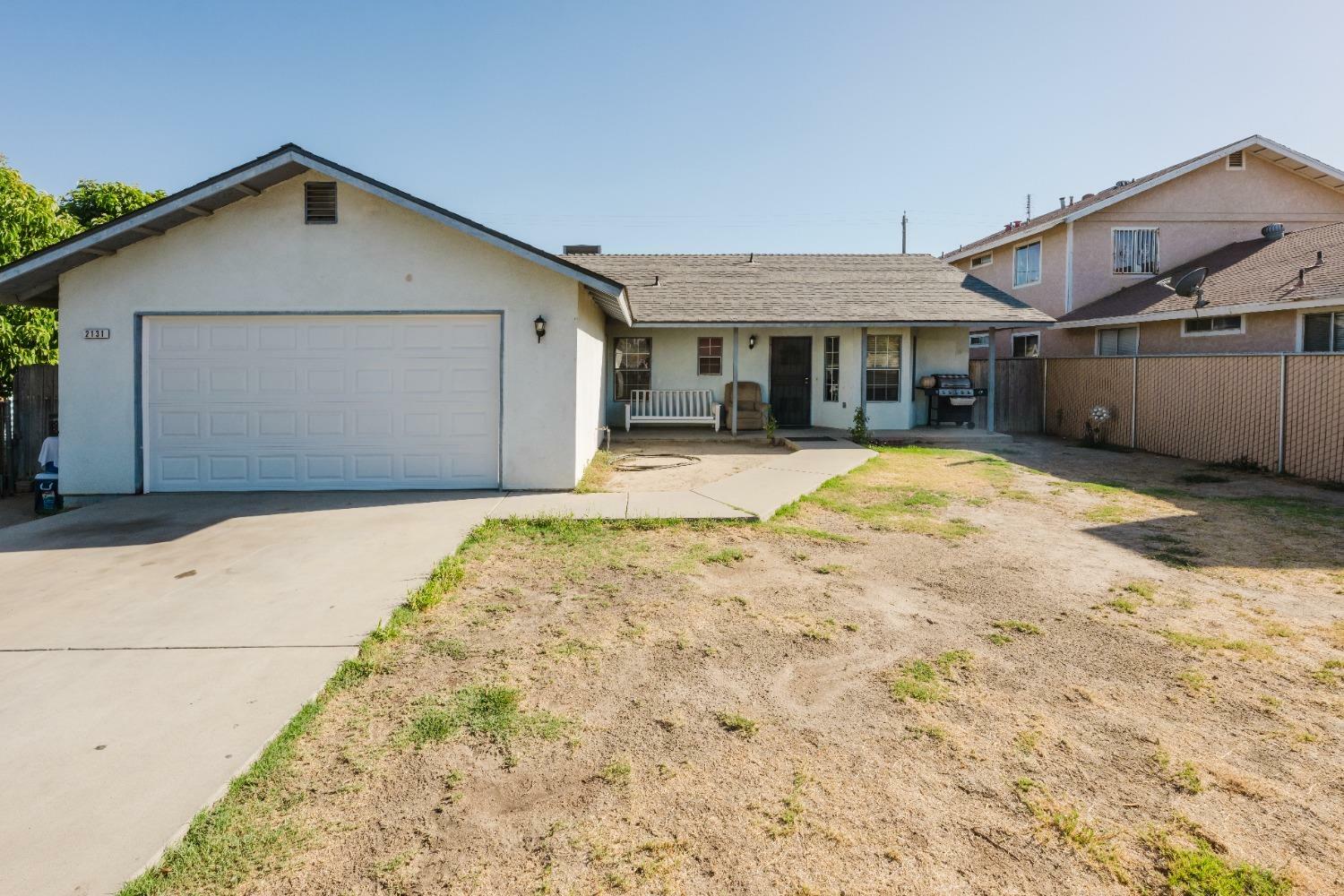 Property Photo:  2131 Yerba Street  CA 93662 