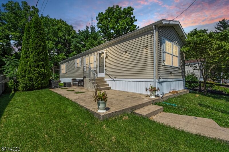 Property Photo:  20 White Birch Park  NJ 08827 