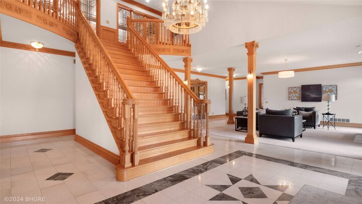 Property Photo: 2608 N Jefferson Way IA 50125