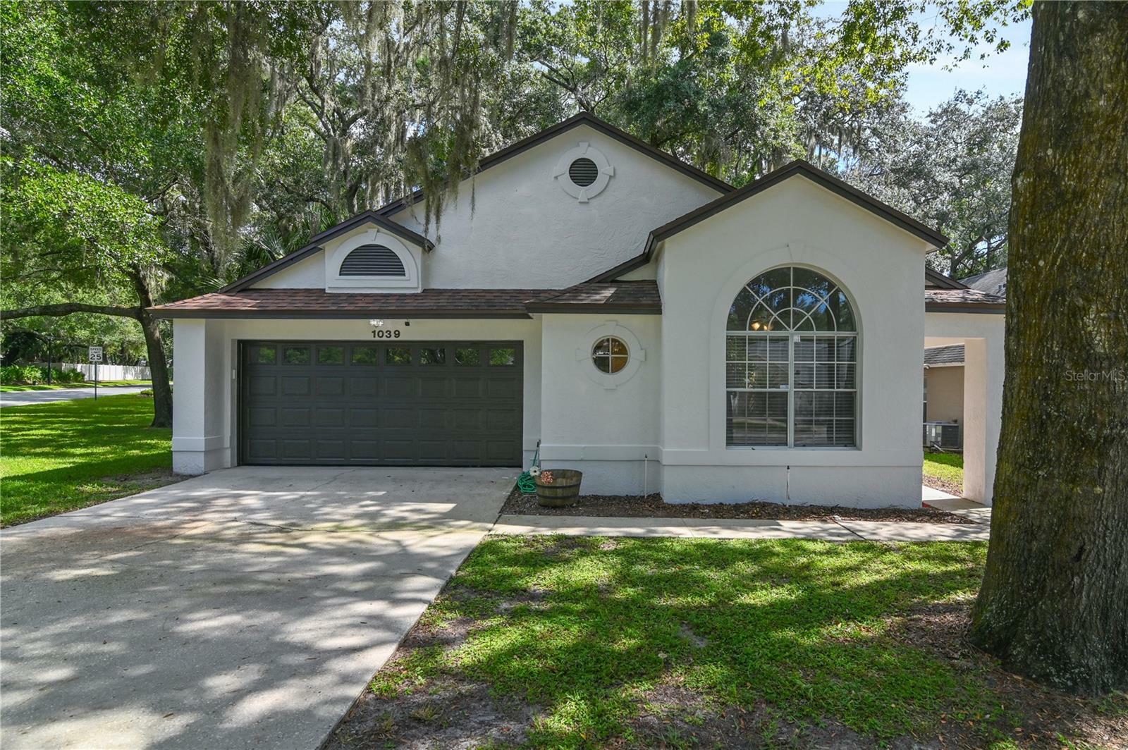 Property Photo:  1039 Woodcraft Dr  FL 32712 