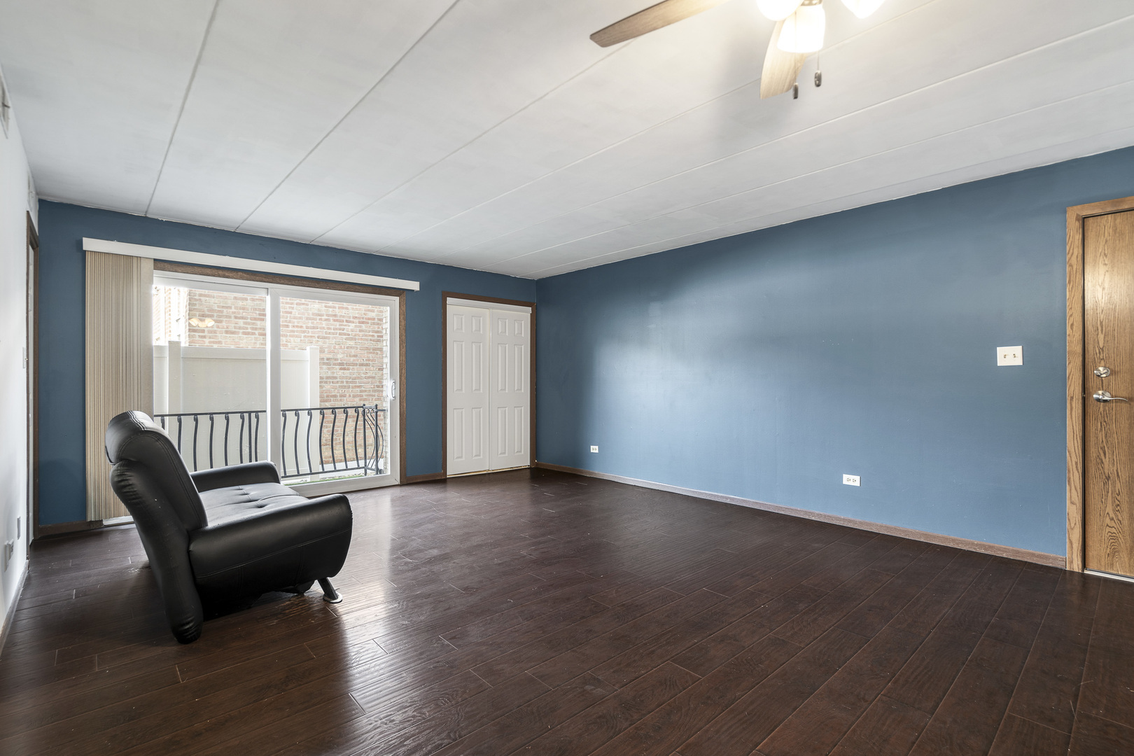 Property Photo:  6056 S Keating Avenue 1N  IL 60629 