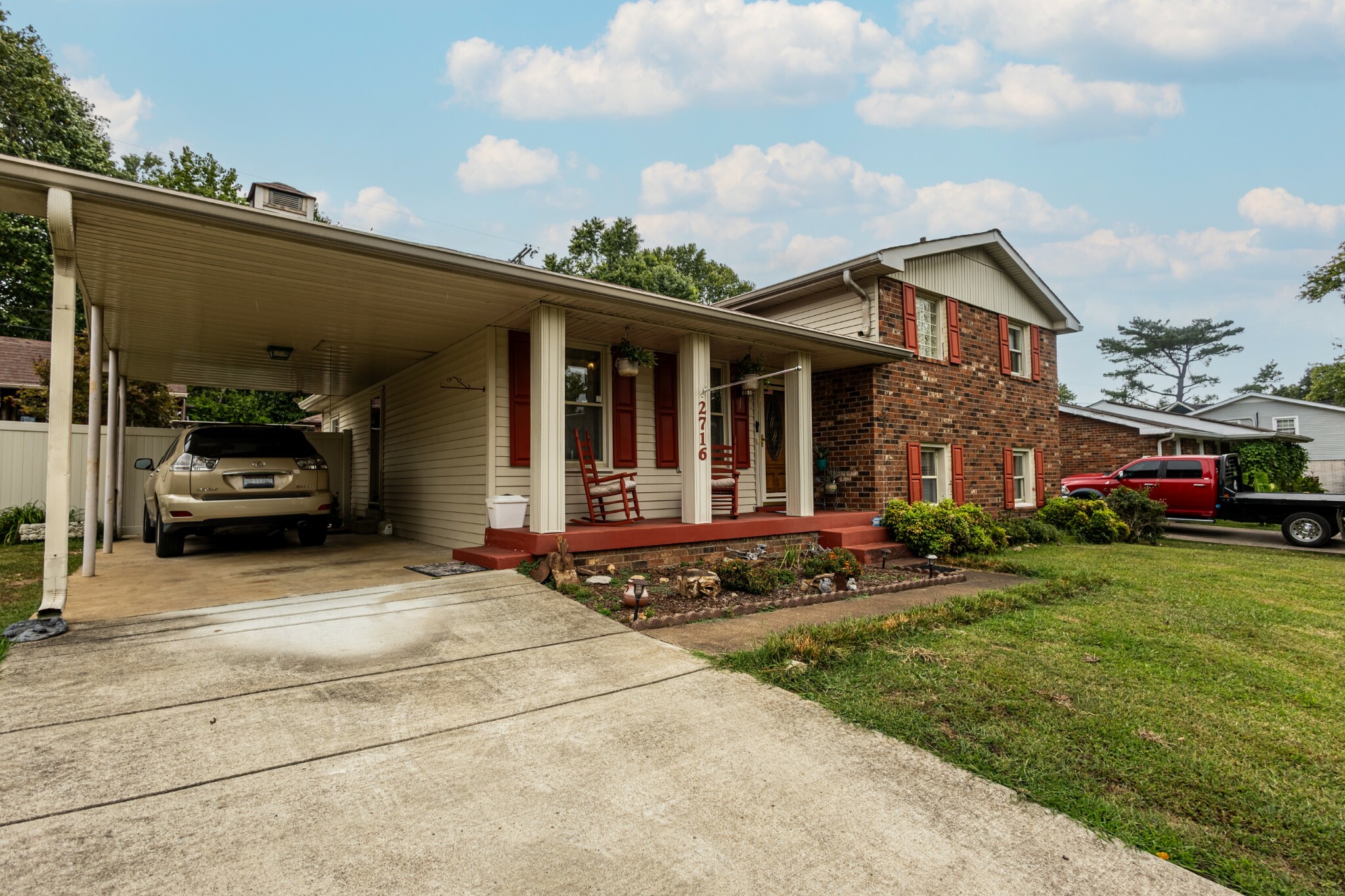 Property Photo:  2716 Barclay Dr  TN 37206 