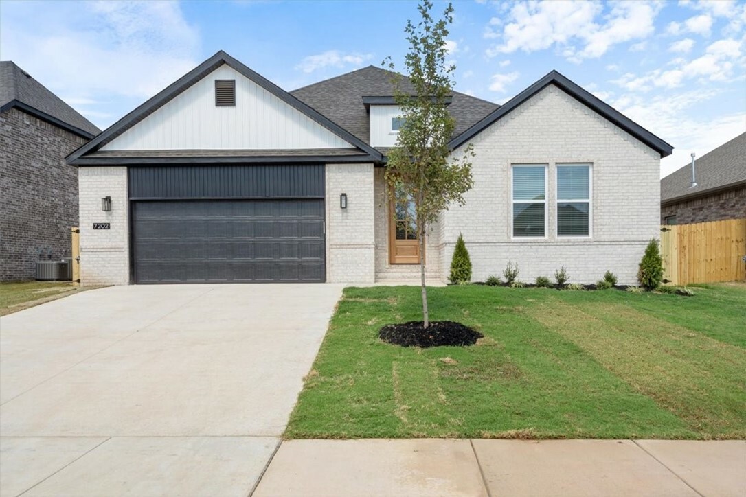 Property Photo:  7202 SW High Meadow Boulevard  AR 72713 