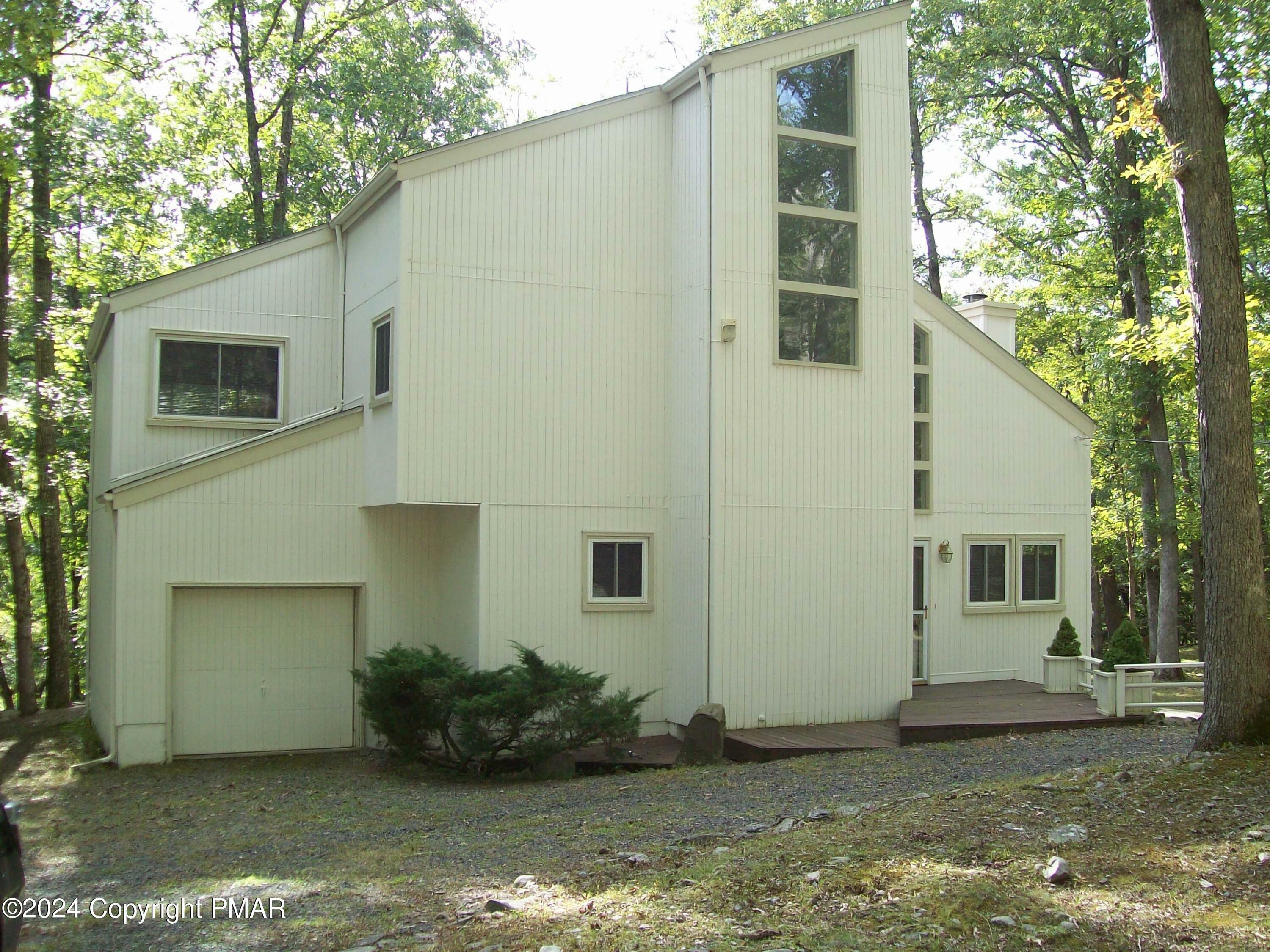 291 Manchester Drive  Bushkill PA 18324 photo