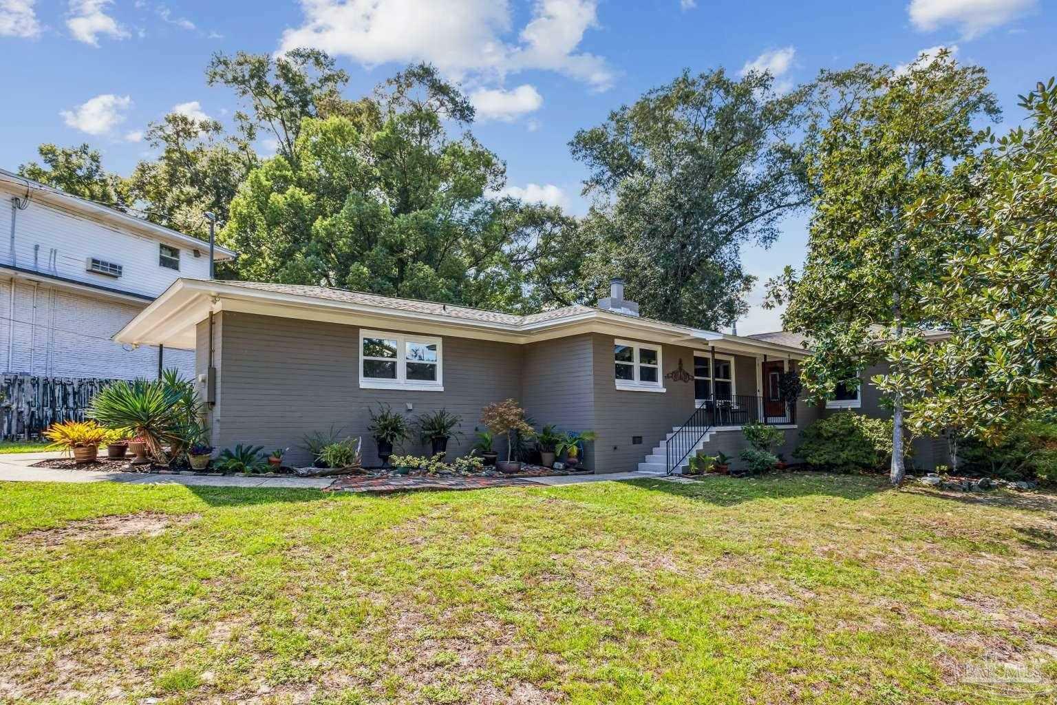 Property Photo:  3333 N 17th Ave  FL 32503 