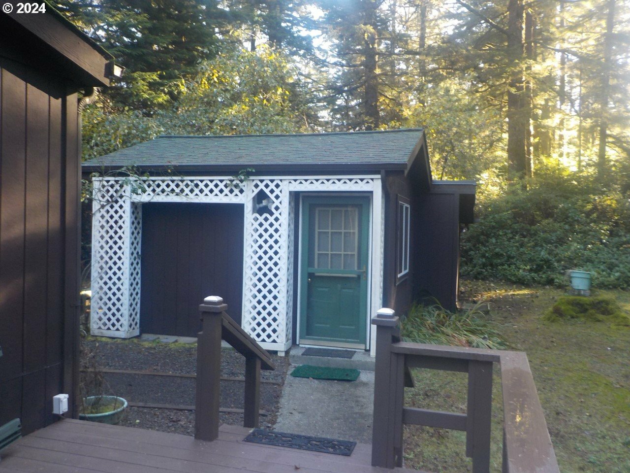 Property Photo:  4640 Mitchell Loop Rd  OR 97439 