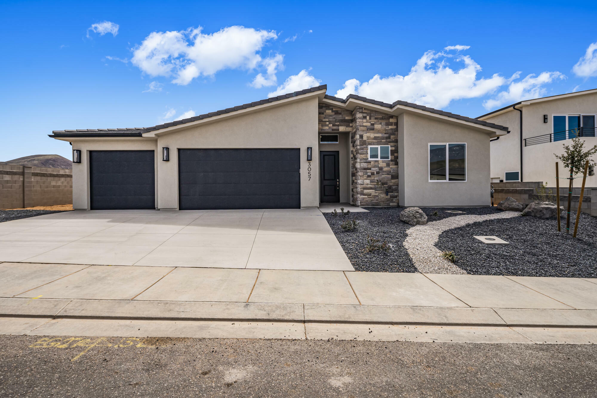 Property Photo: 3057 W 670 N UT 84737