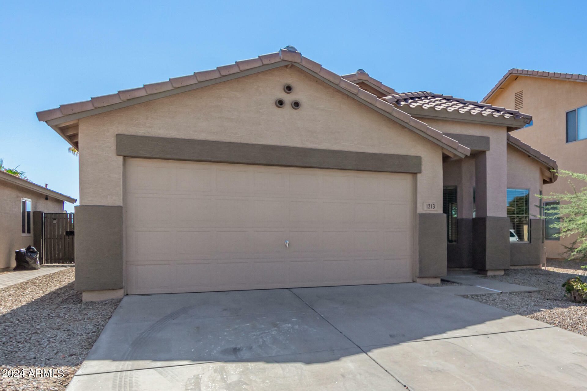 Property Photo:  1213 W Mesquite Tree Lane  AZ 85143 