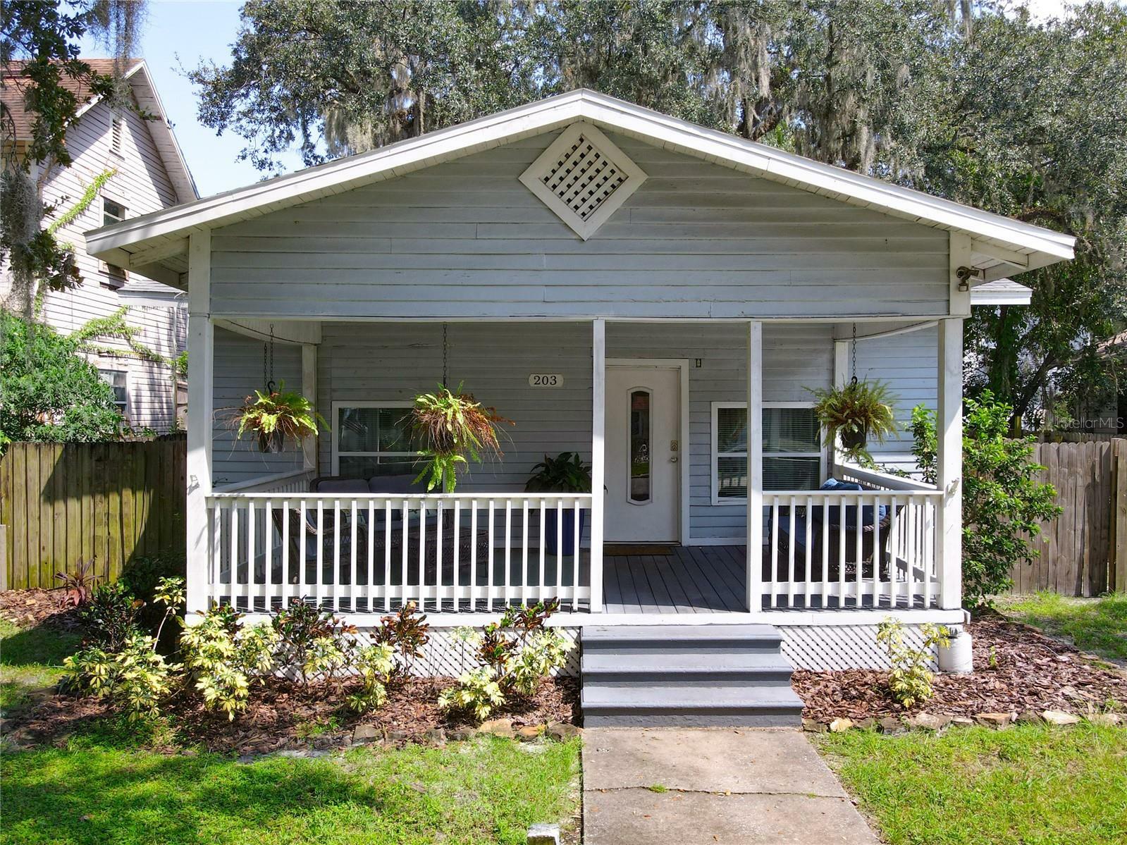 Property Photo:  203 S Maple Avenue  FL 32771 