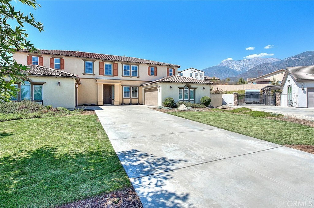 Property Photo:  13548 Applegate Court  CA 91739 