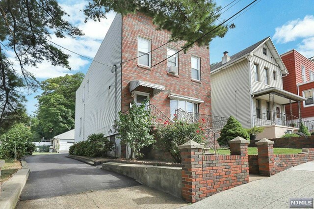 Property Photo:  1402 51st Street  NJ 07047 