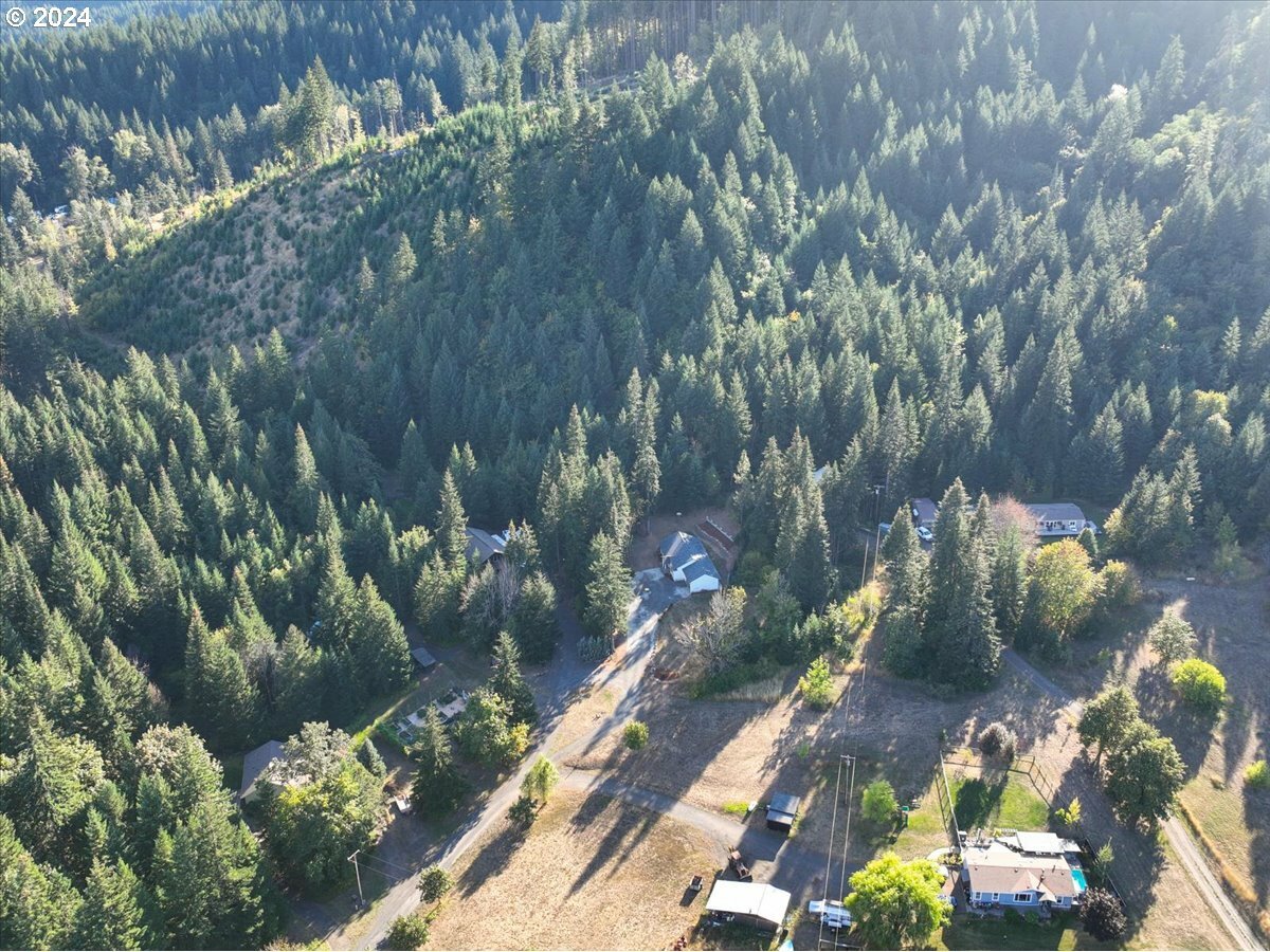 Property Photo:  8 Barr Rd  WA 98672 