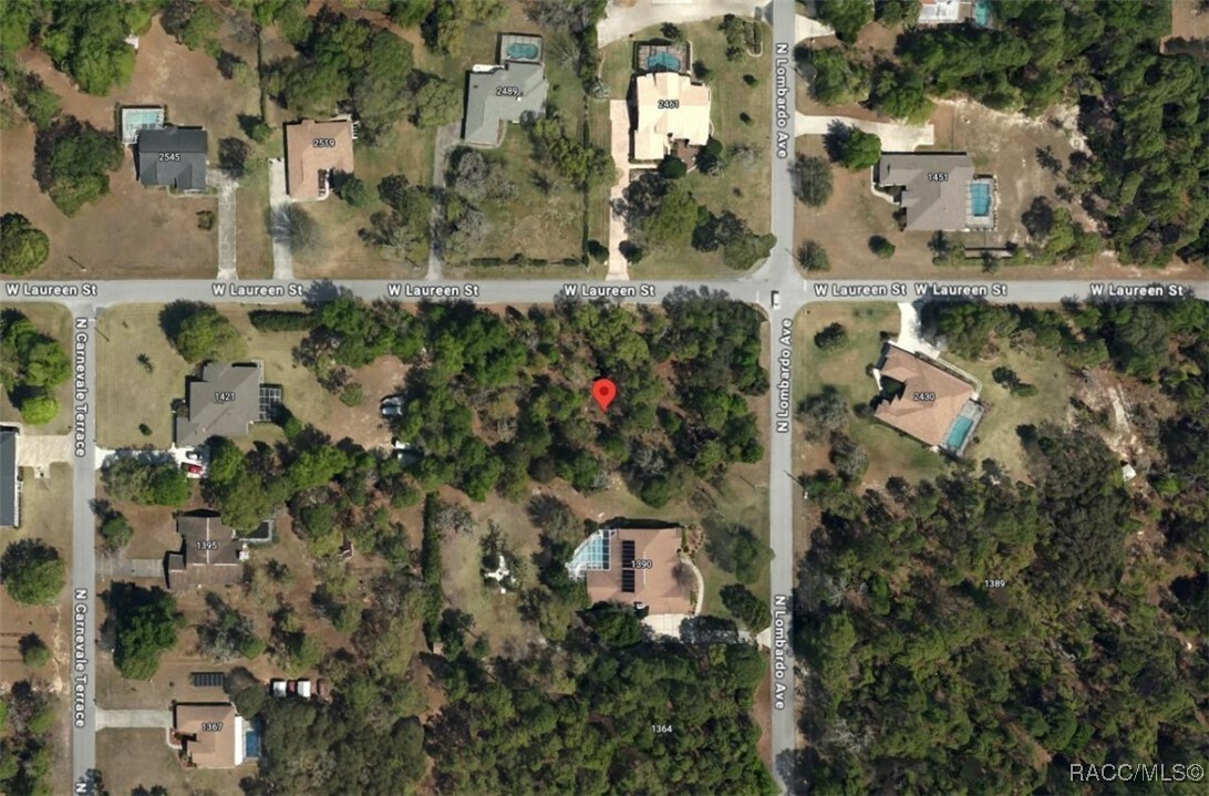Property Photo: 1422 N Lombardo Avenue FL 34461