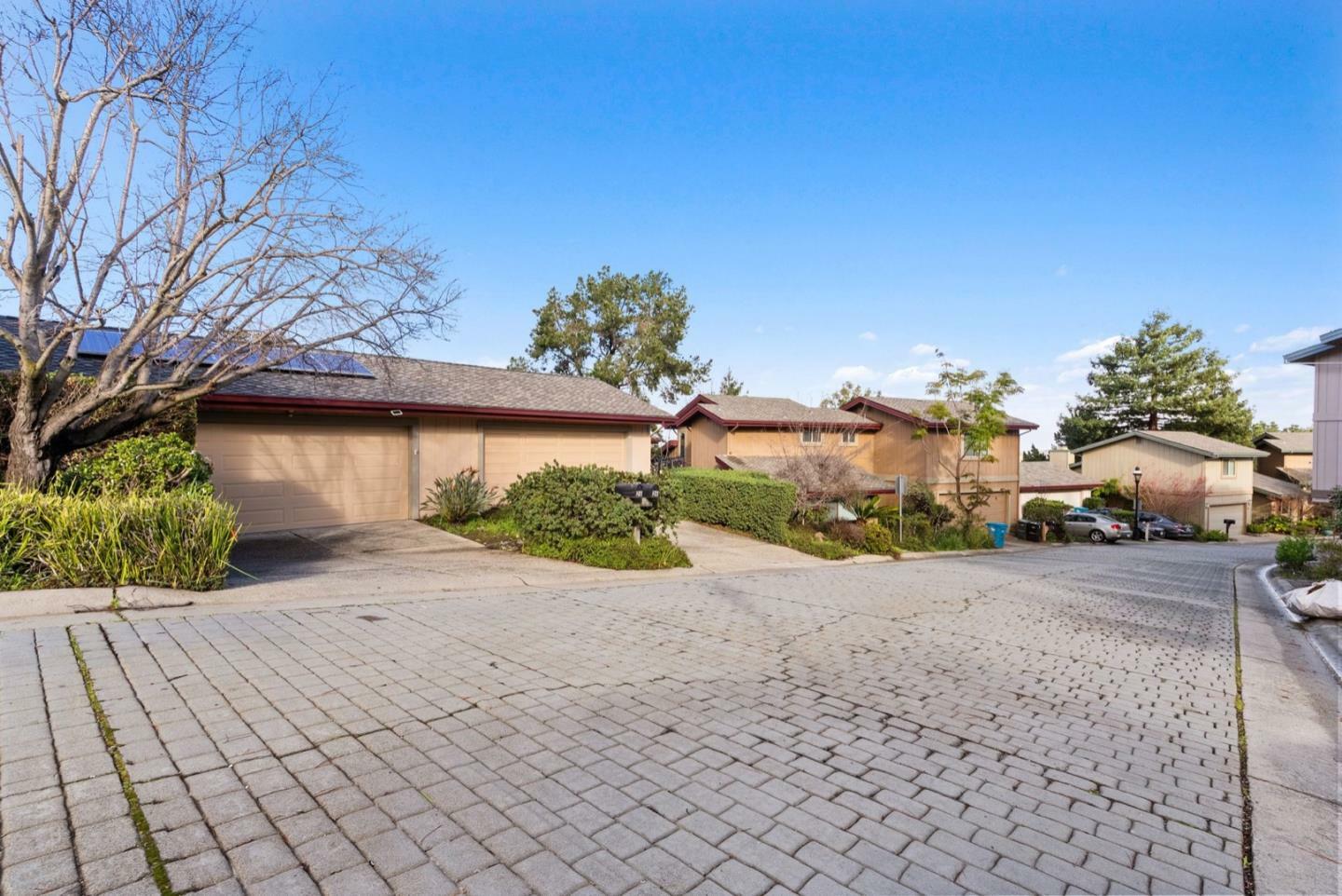 Property Photo:  28 Cobblestone Lane  CA 94002 