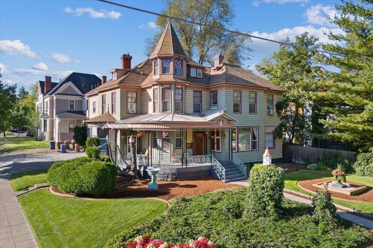 Property Photo:  2003 W 1st Ave  WA 99201 