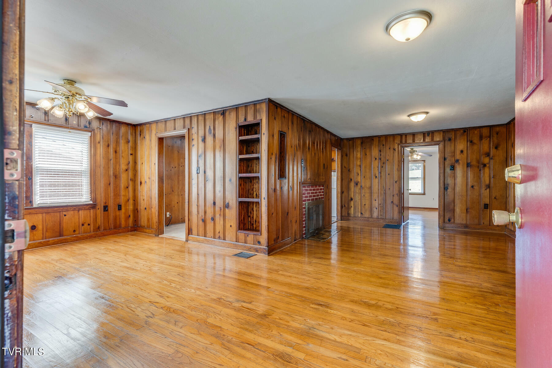 Property Photo:  1114 Hampton Avenue  TN 37660 